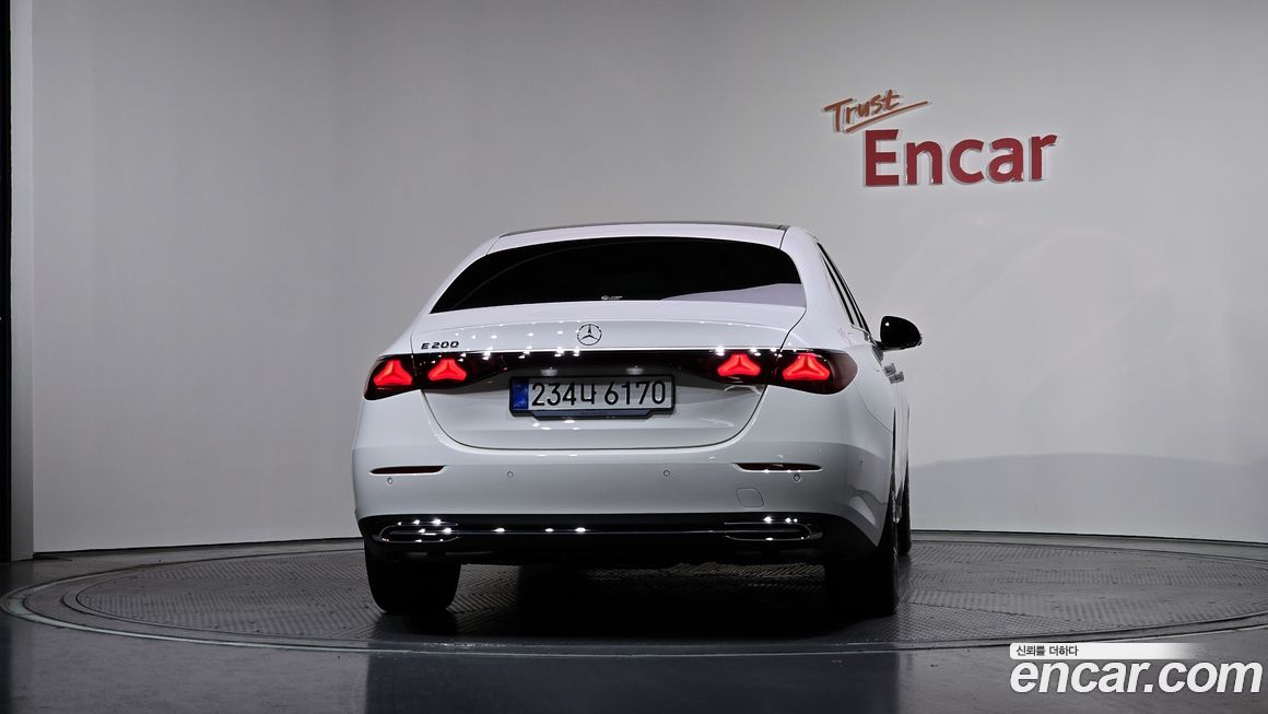 Mercedes-Benz E-Class E200 Avantgarde, 2025