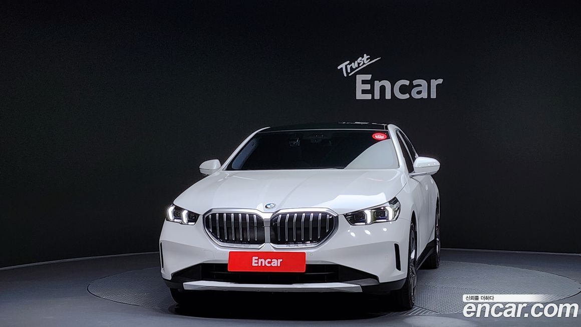 BMW 5-Series 520i, 2024