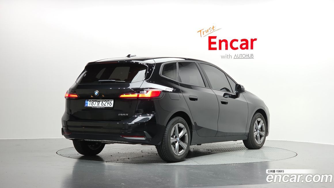 BMW 2-Series 220i Advantage, 2025