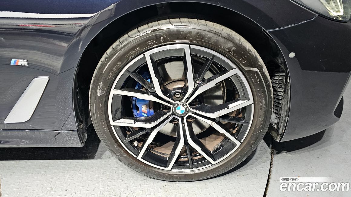 BMW 5-Series 530i xDrive M Sport Package, 2023