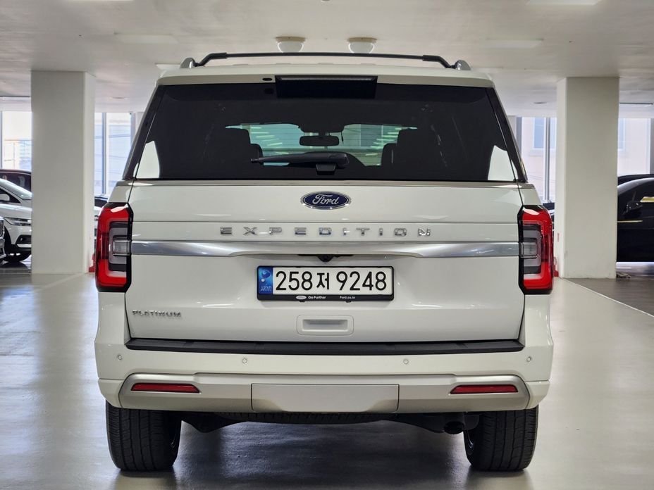 Ford Expedition Platinum 4WD, 2023