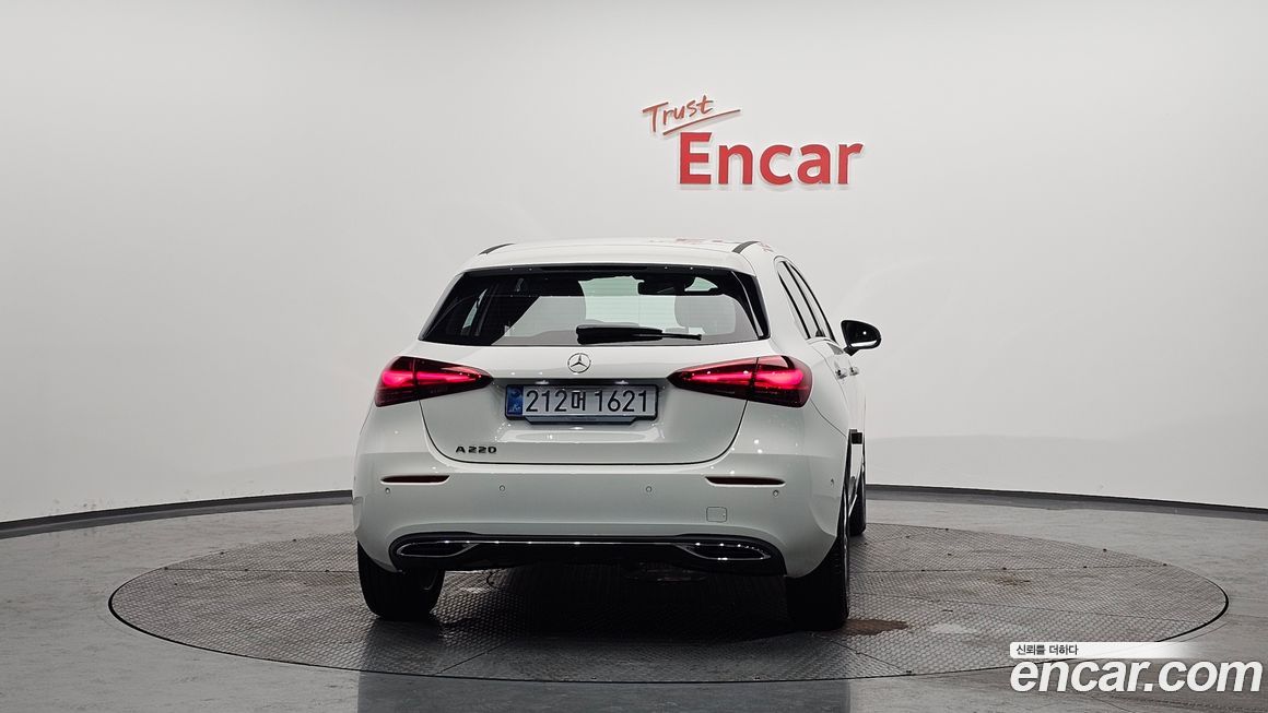 Mercedes-Benz A-Class A220 Hatchback, 2025