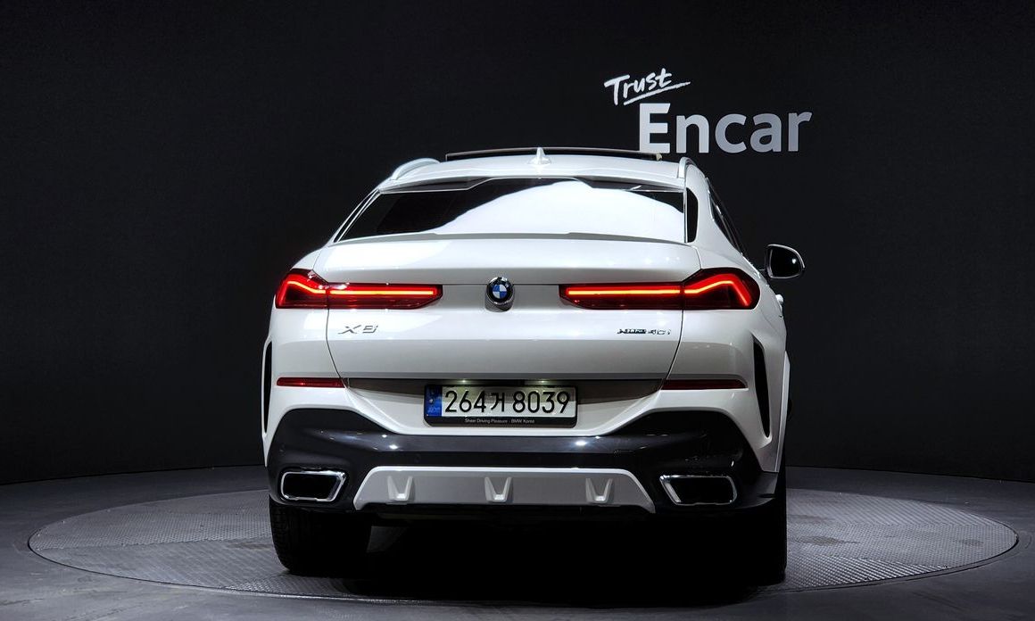 BMW X6 xDrive40i M Sport, 2022