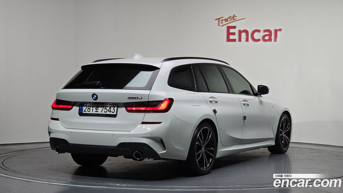 BMW 3-Series 320d Touring M Sport, 2022