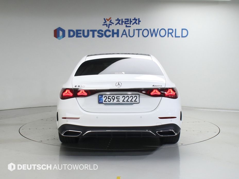 Mercedes-Benz E-Class E300 4MATIC AMG Line, 2026