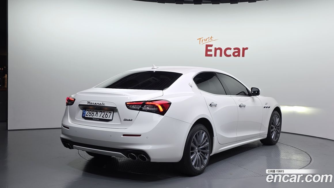 Maserati Ghibli 2.0 GT, 2022