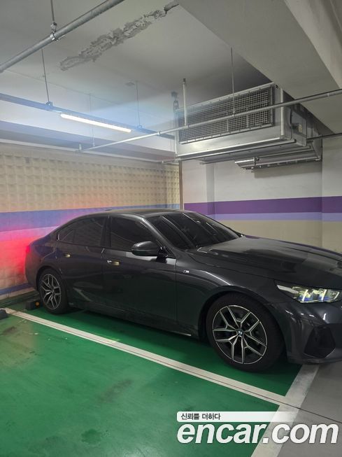 BMW 5-Series 520i M Sport, 2025