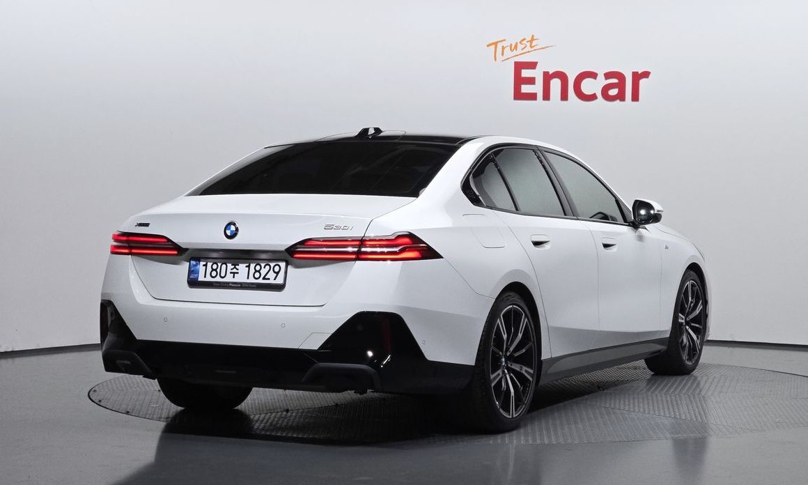 BMW 5-Series 530i xDrive M Sport, 2024
