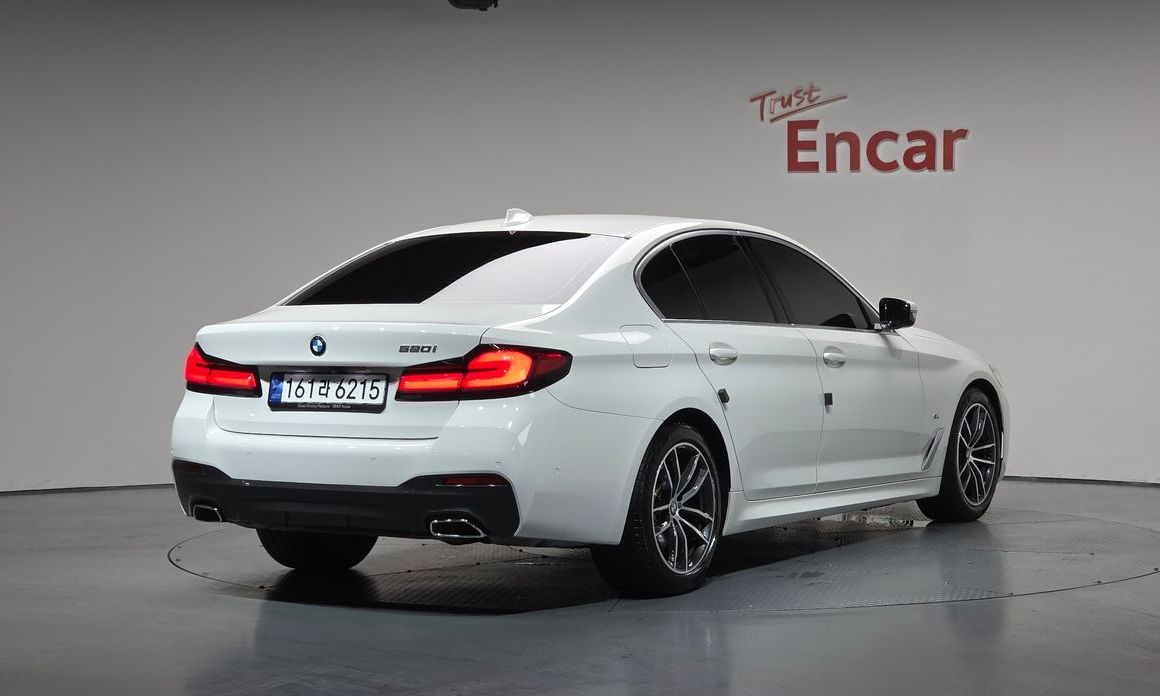 BMW 5-Series 520i M Sport, 2023