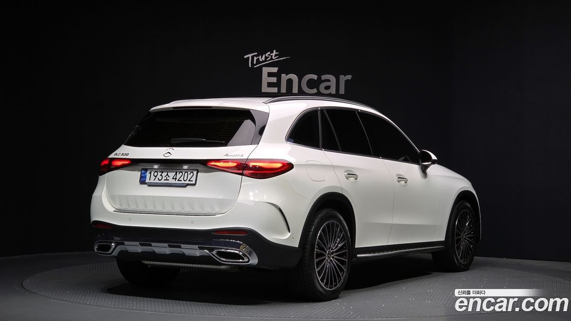 Mercedes-Benz GLC-Class GLC300 4MATIC AMG Line, 2024