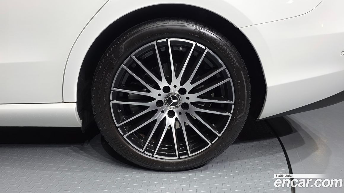 Mercedes-Benz C-Class C300 4MATIC Avantgarde, 2024