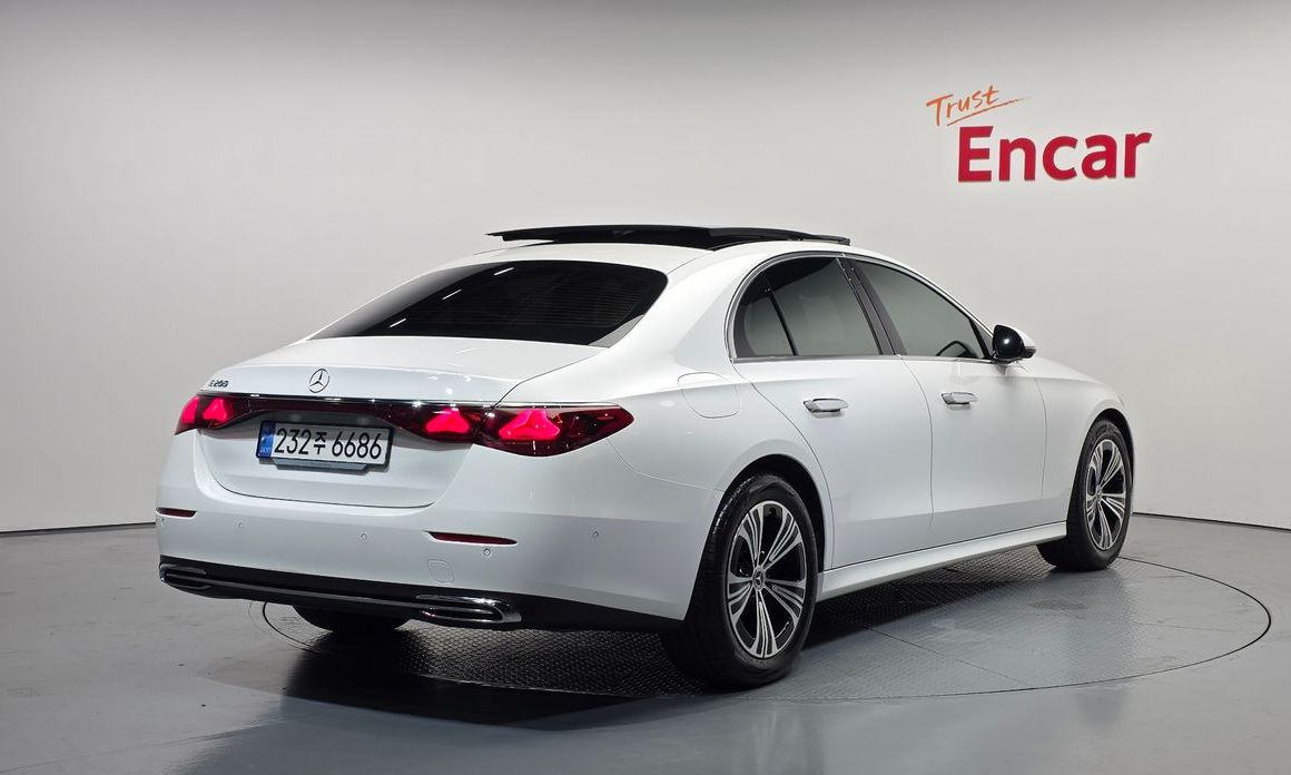 Mercedes-Benz E-Class E200 Avantgarde, 2024