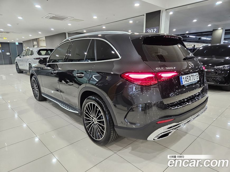 Mercedes-Benz GLC-Class GLC300 4MATIC AMG Line, 2025