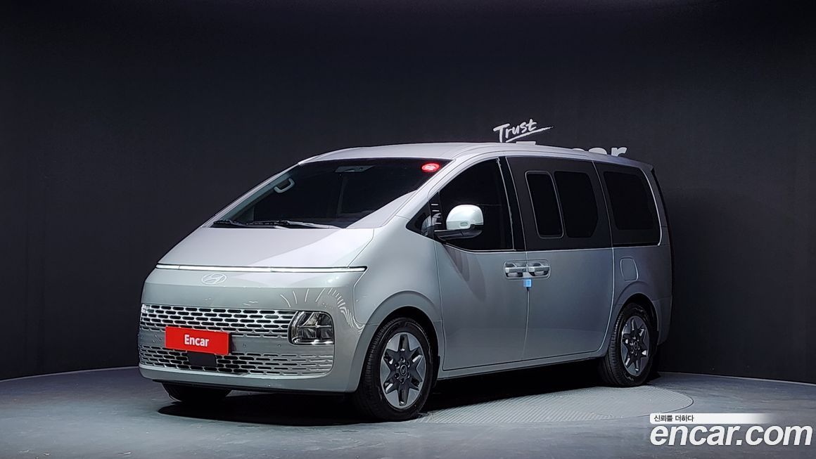 Hyundai Staria Tourer 9-Seater, 2025