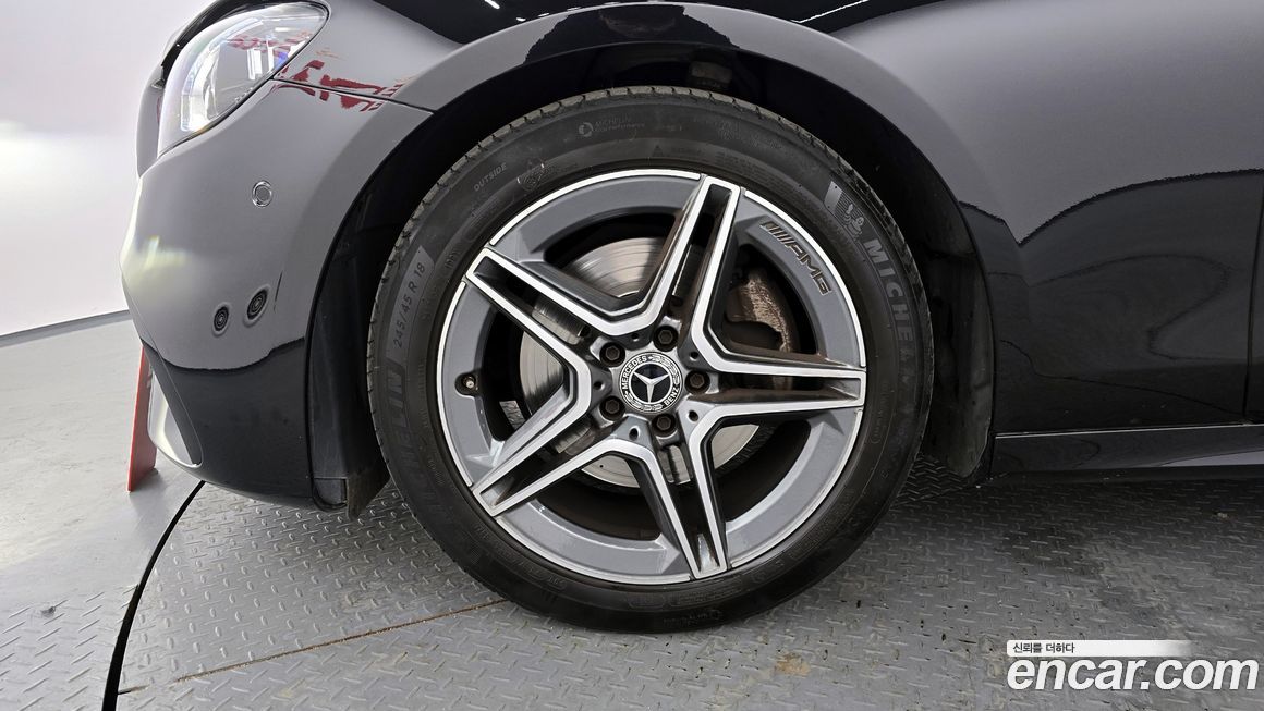 Mercedes-Benz E-Class E250 AMG Line, 2023