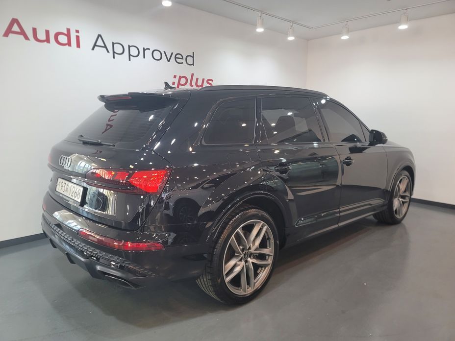 Audi Q7 55 TFSI Quattro Premium, 2025