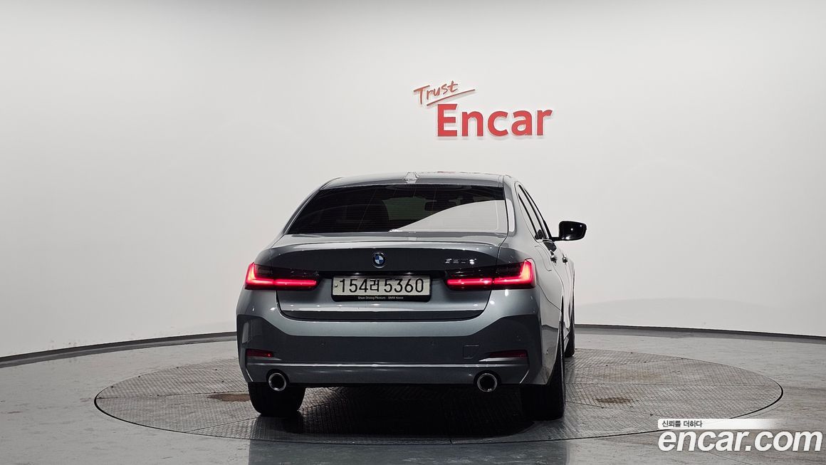 BMW 3-Series 320d, 2023