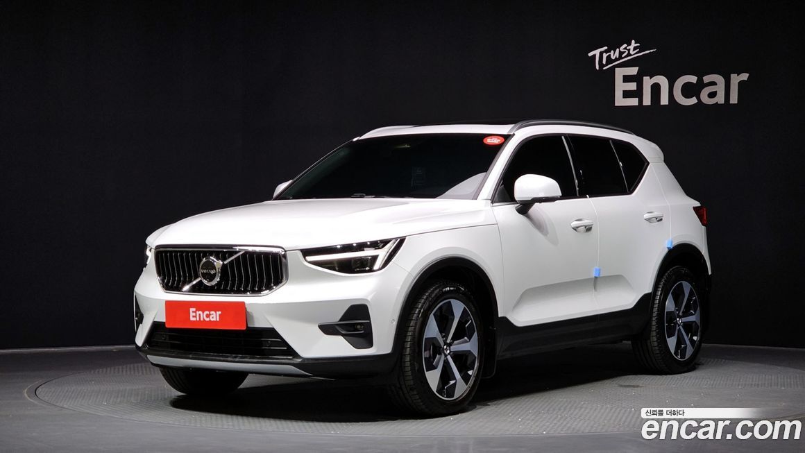 Volvo XC40 B4 Ultimate Bright, 2024