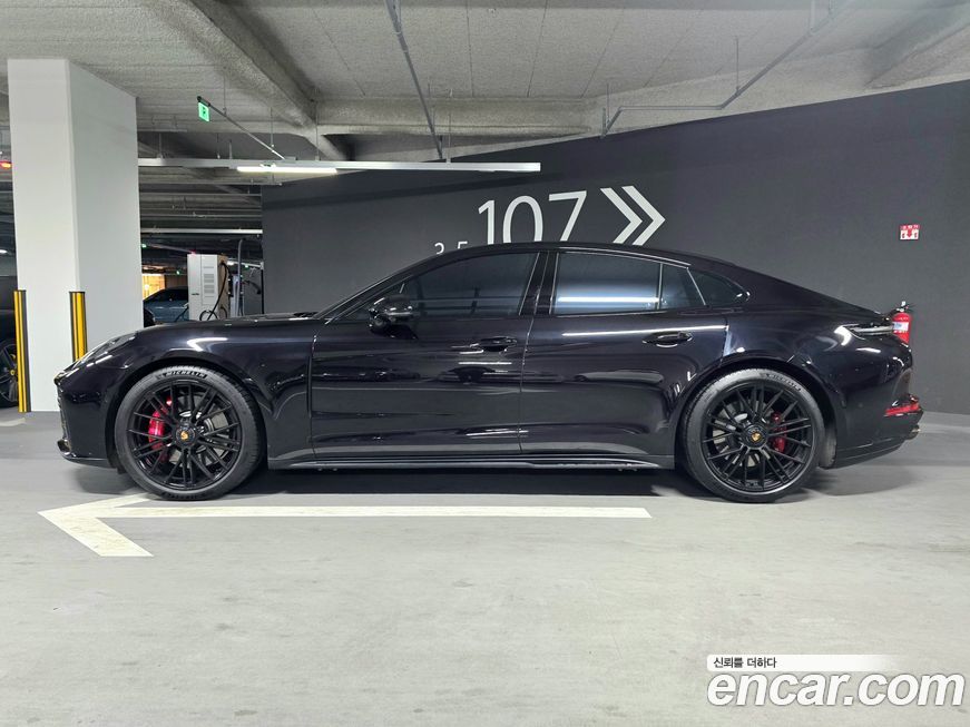 Porsche Panamera 4.0 GTS, 2025