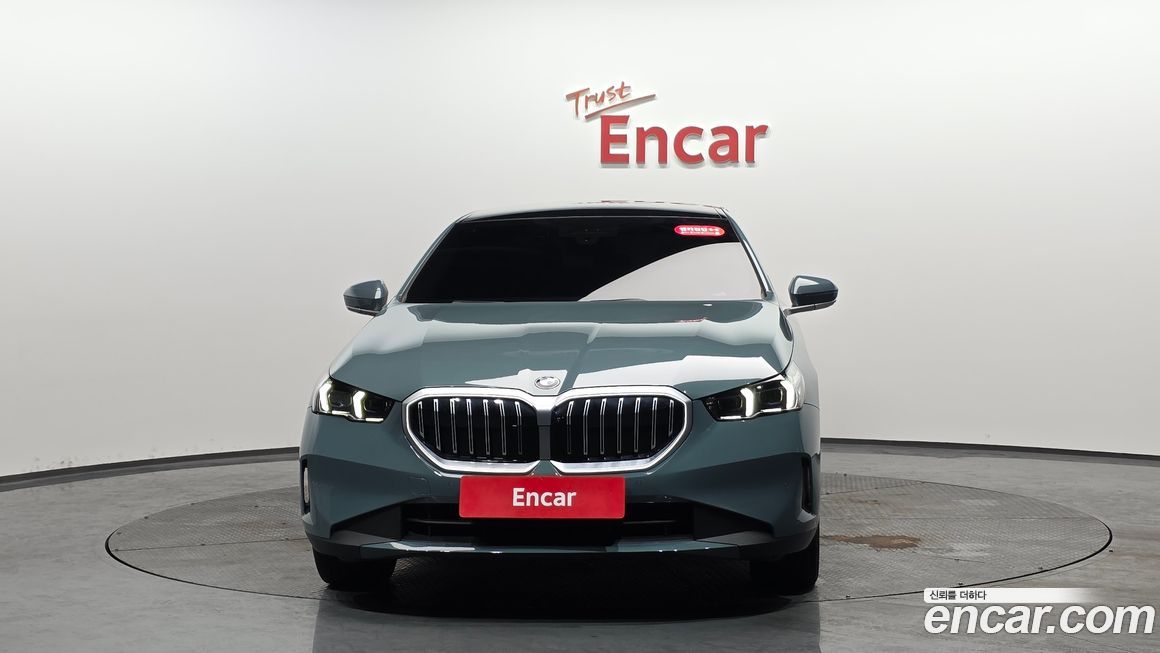 BMW 5-Series 530i xDrive, 2024