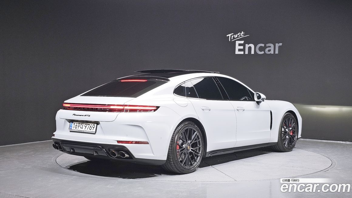 Porsche Panamera 4.0 GTS, 2025
