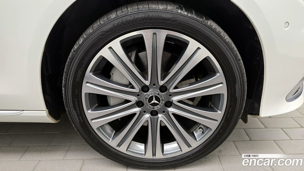 Mercedes-Benz E-Class E350 4MATIC Exclusive, 2023