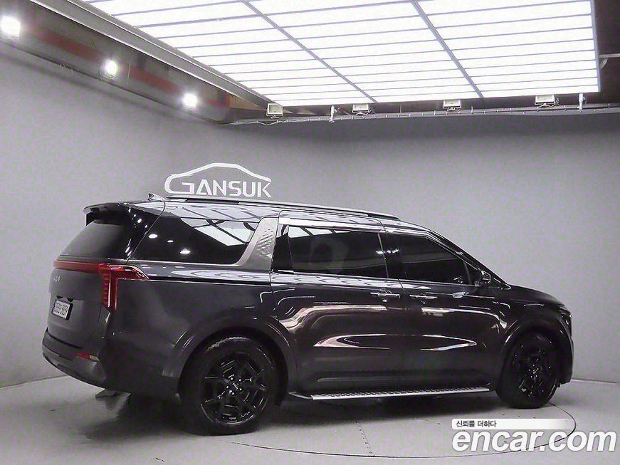 Kia Carnival 9-Seater Gravity, 2024