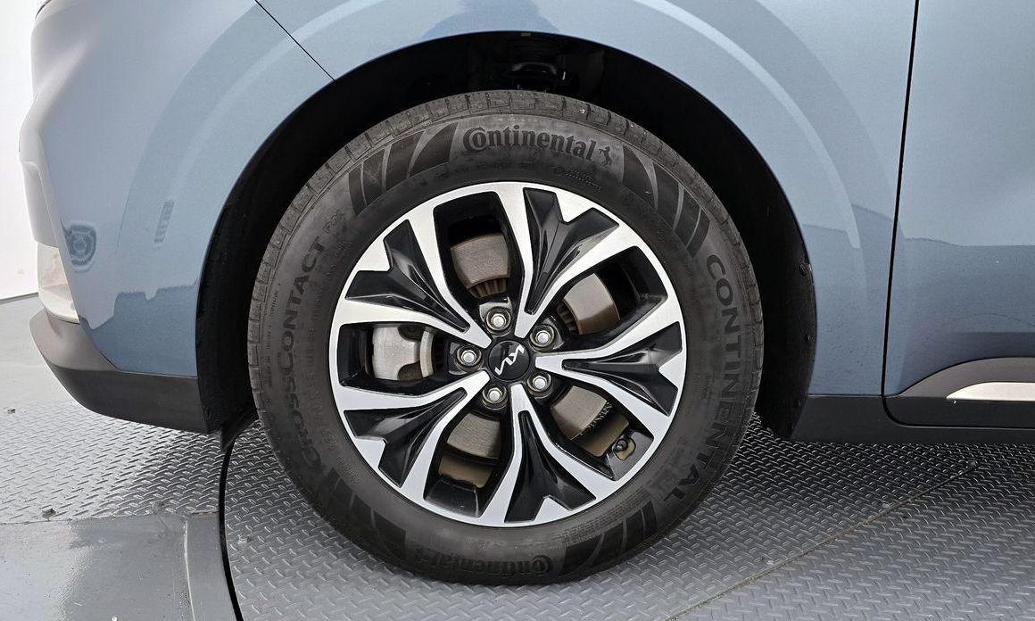 Kia Carnival 9-Seater Signature, 2023