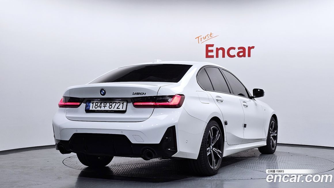 BMW 3-Series 320i M Sport, 2023