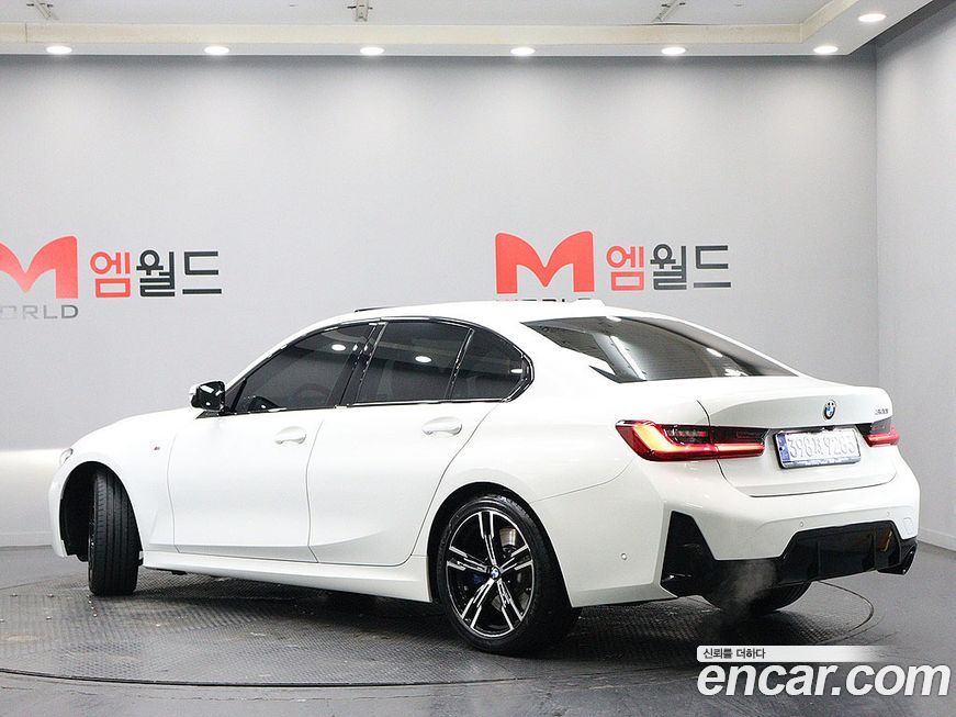 BMW 3-Series 320i M Sport, 2023