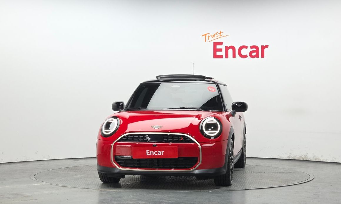 Mini Cooper Favoured, 2025
