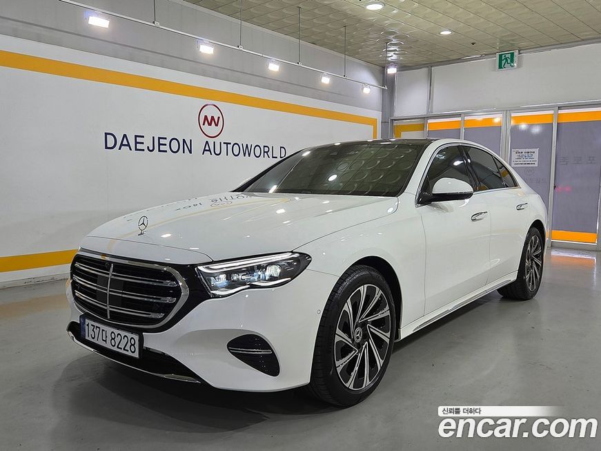 Mercedes-Benz E-Class E300 4MATIC Exclusive, 2025