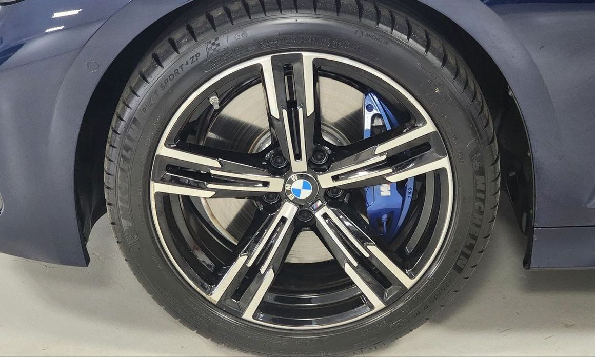 BMW 3-Series 320i M Sport, 2025