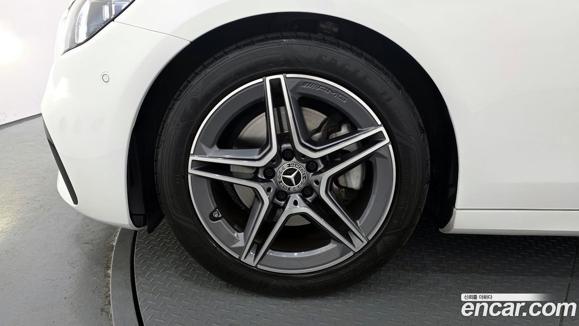 Mercedes-Benz E-Class E250 AMG Line, 2023