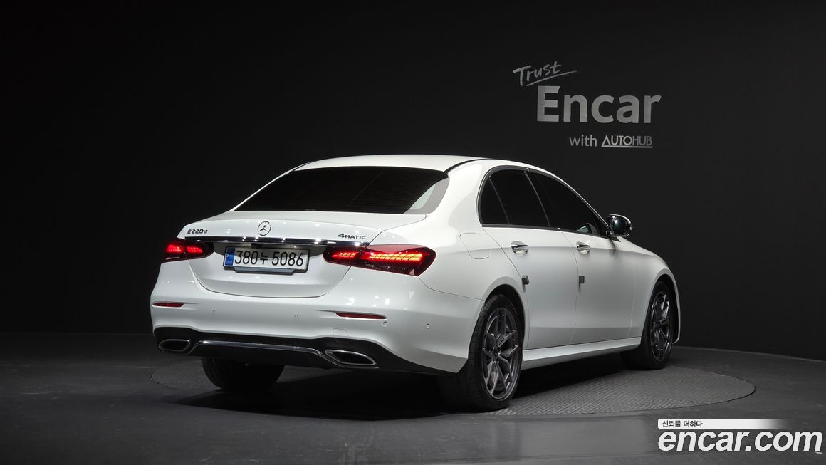 Mercedes-Benz E-Class E220d 4MATIC AMG Line, 2023
