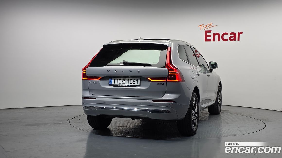Volvo XC60 B5 Inscription, 2022