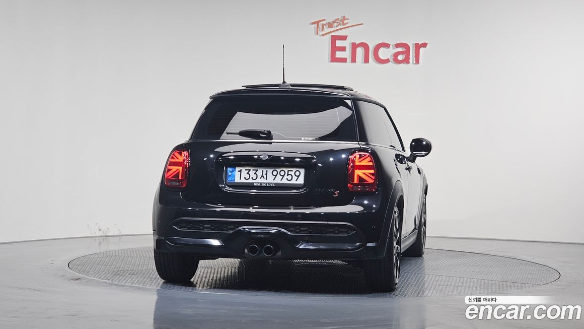 Mini Cooper Classic, 2023