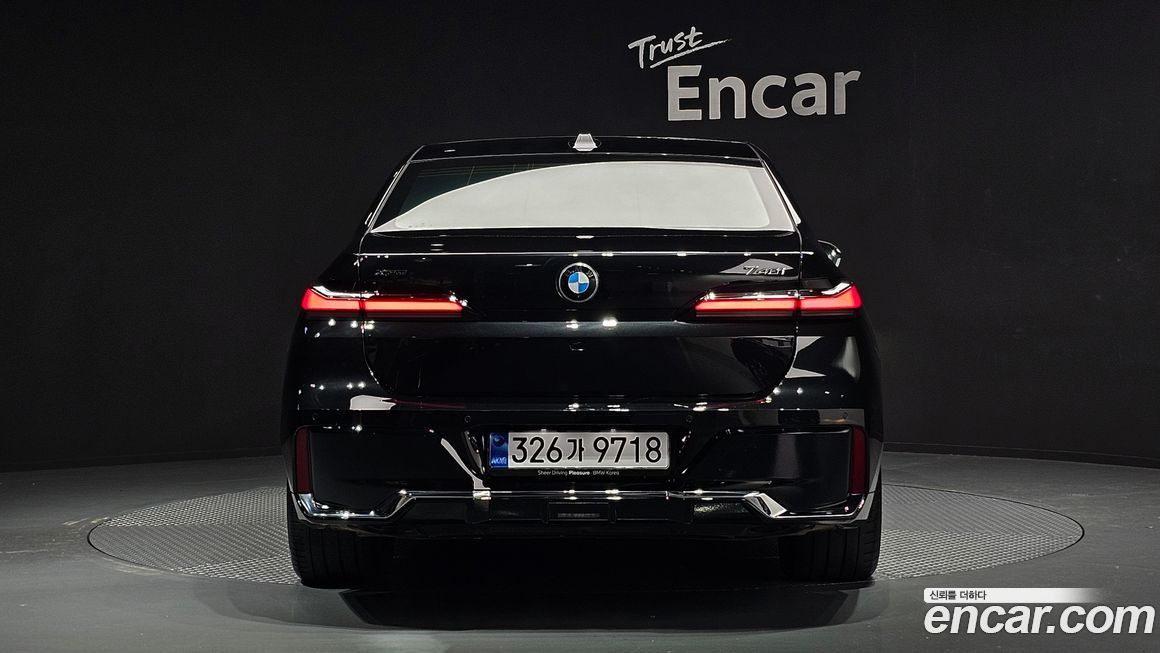 BMW 7-Series 740i xDrive M Sport, 2025