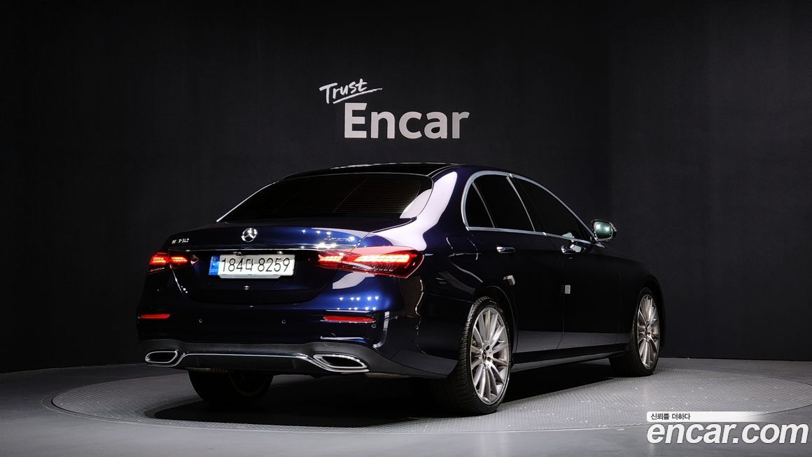 Mercedes-Benz E-Class E350 4MATIC AMG Line, 2022
