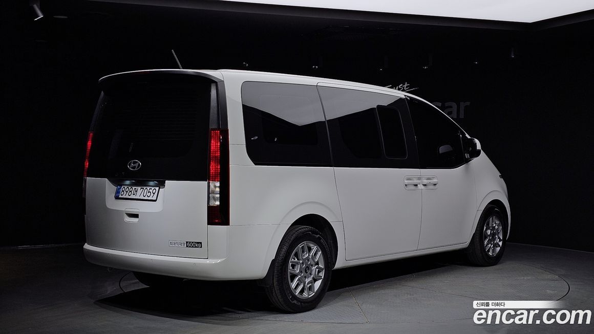 Hyundai Staria Cargo 5-Seater, 2025