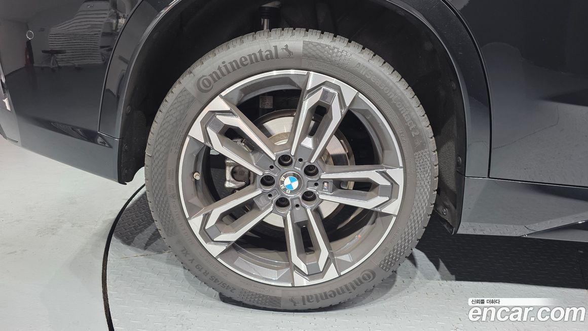 BMW X1 xDrive 20i M Sport, 2025