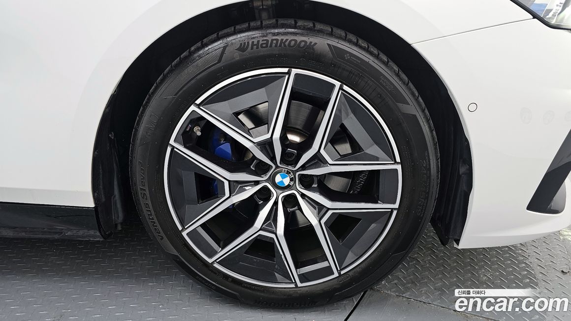 BMW 5-Series 520i M Sport, 2024