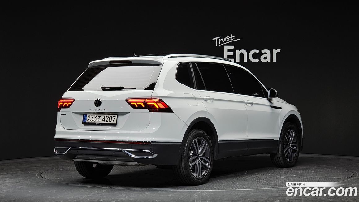 Volkswagen Tiguan 2.0 TSI Prestige, 2023