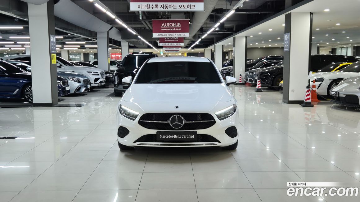 Mercedes-Benz A-Class A220 Hatchback, 2025