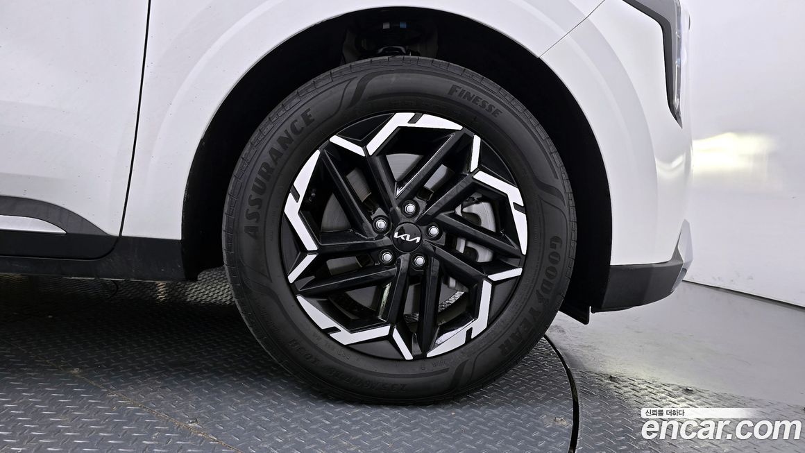 Kia Carnival 9-Seater Noblesse, 2024