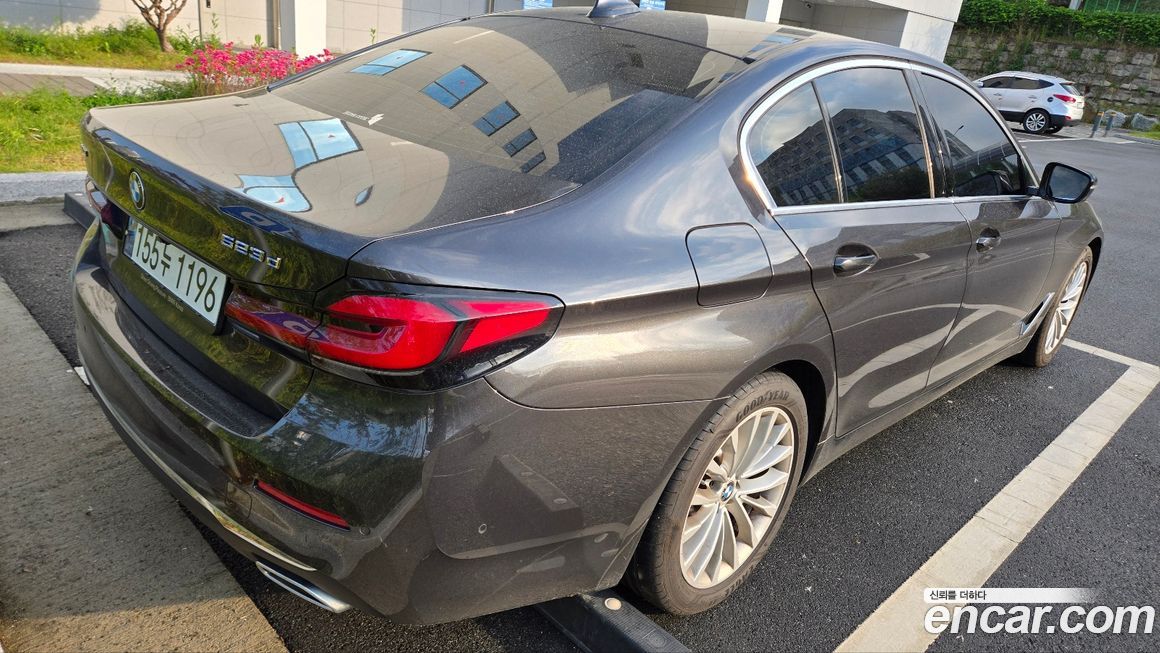 BMW 5-Series 523d xDrive, 2023