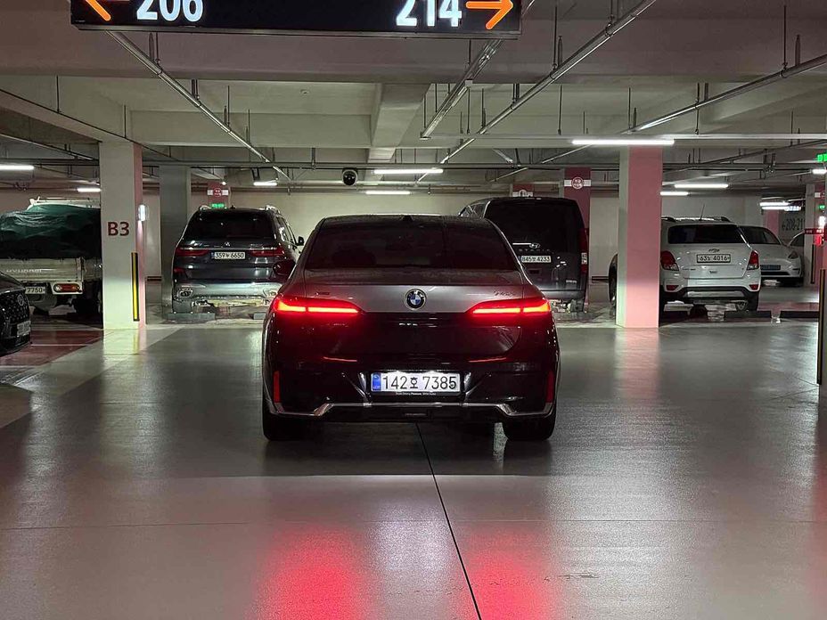 BMW 7-Series 740d xDrive M Sport, 2025