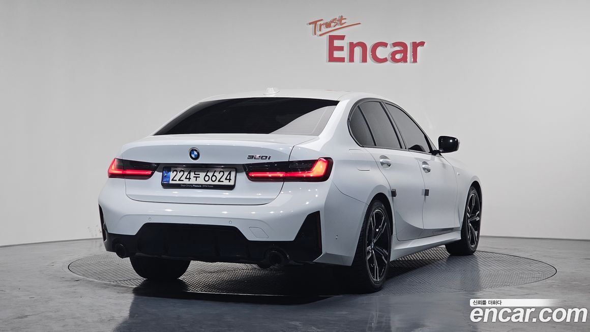 BMW 3-Series 320i M Sport, 2024