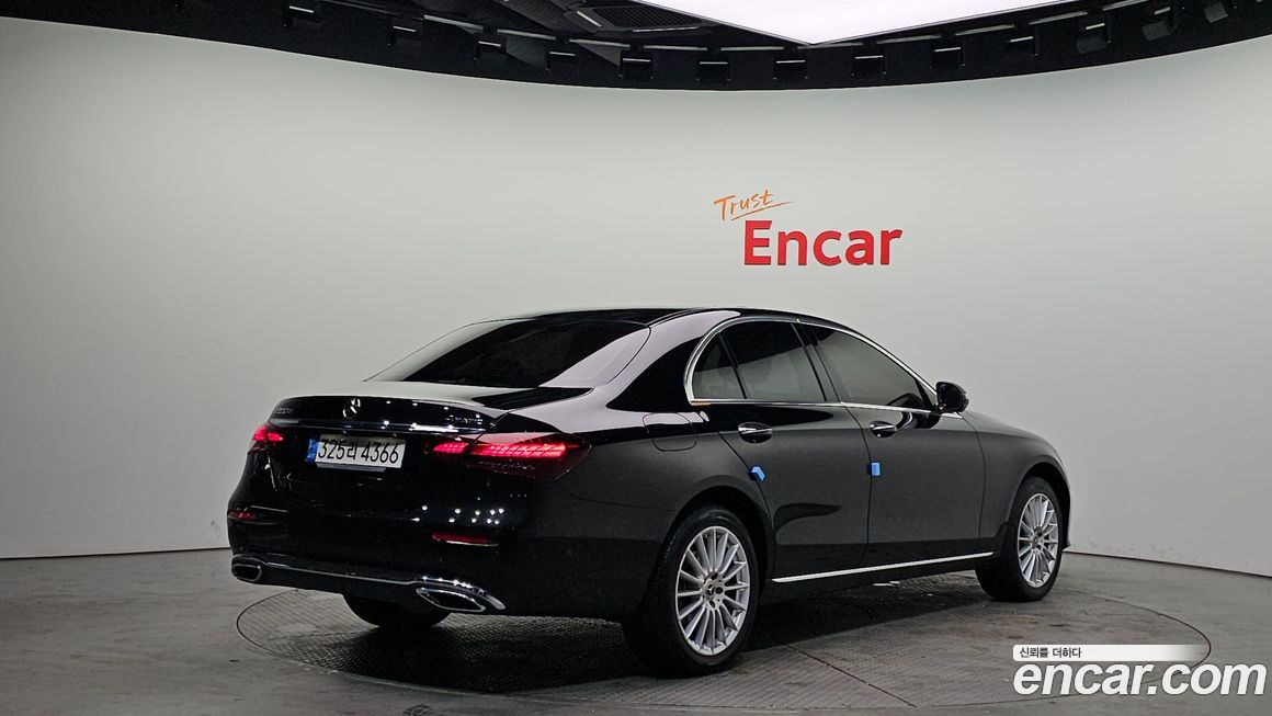 Mercedes-Benz E-Class E220d 4MATIC Exclusive, 2022