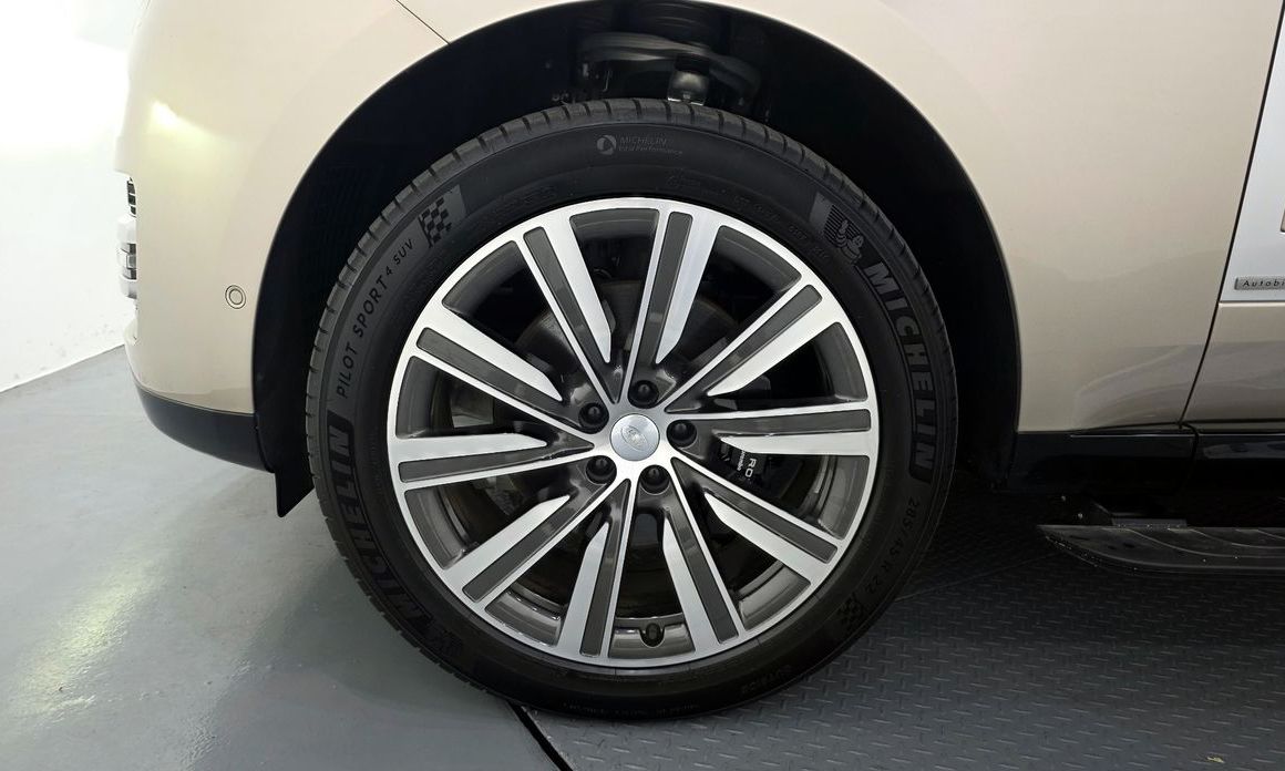 Land Rover Range Rover D350 Autobiography Long Wheel Base, 2024
